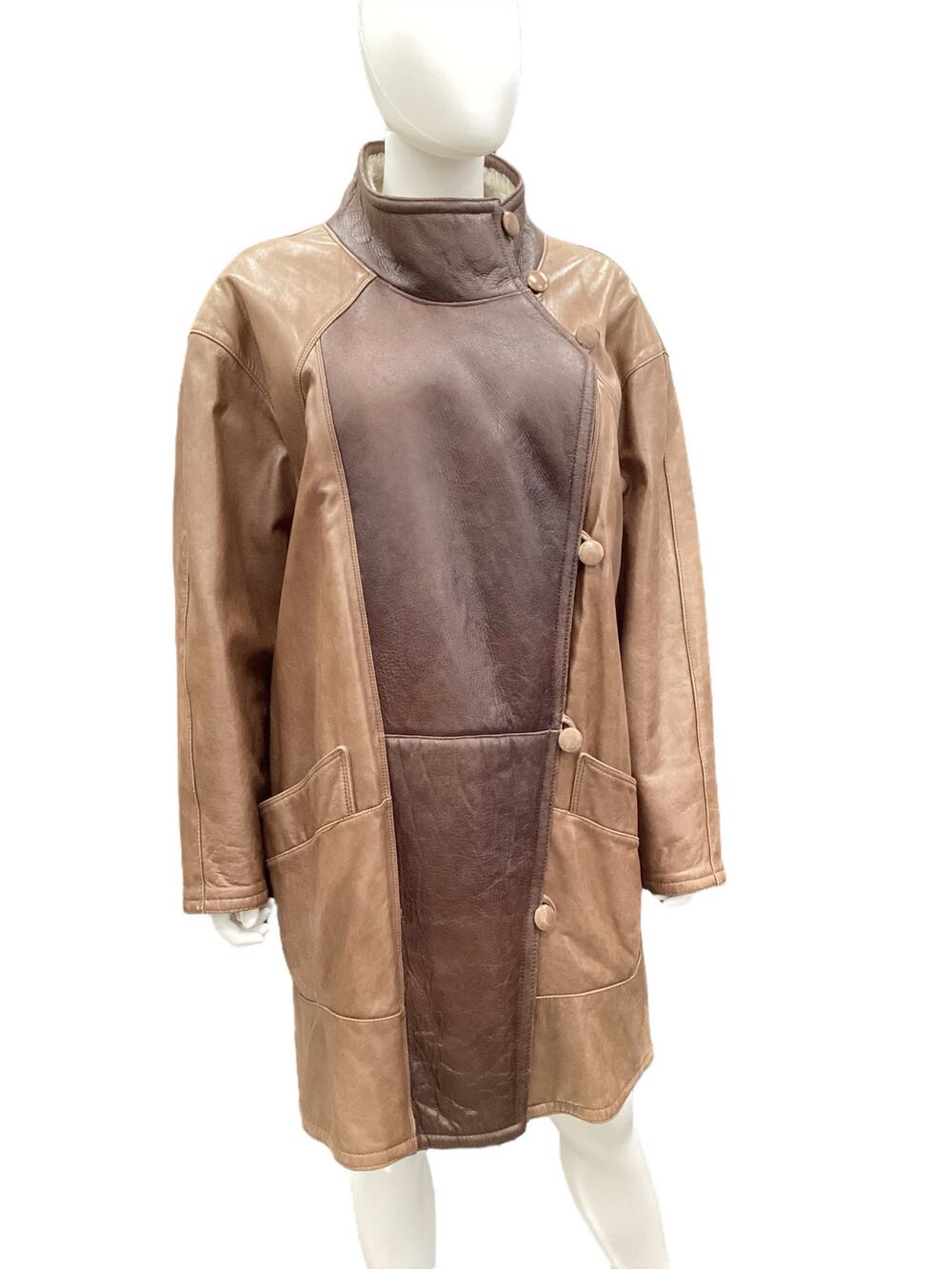 Vintage Women’s Leather Coat Size L/ XL Brown Buttons Pockets